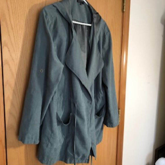 May & July Soft Green Hooded Lightweight Jacket Drawstring Waist Pockets 2X - Picture 3 of 6